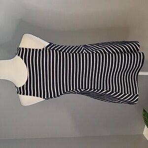 A Pea in the Pod Sleeveless Nursing Zip Down Navy/White Striped Summer Tank - S